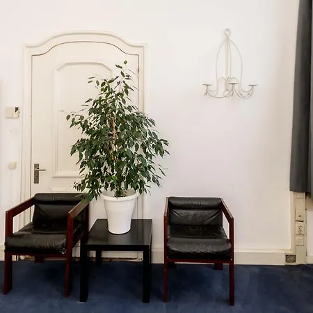 Prins Hendrik Apartment *
