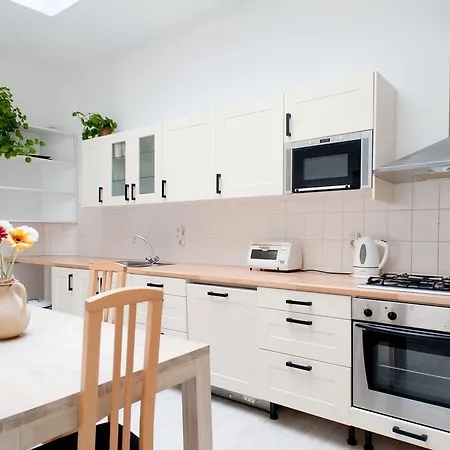 Prins Hendrik Apartment *